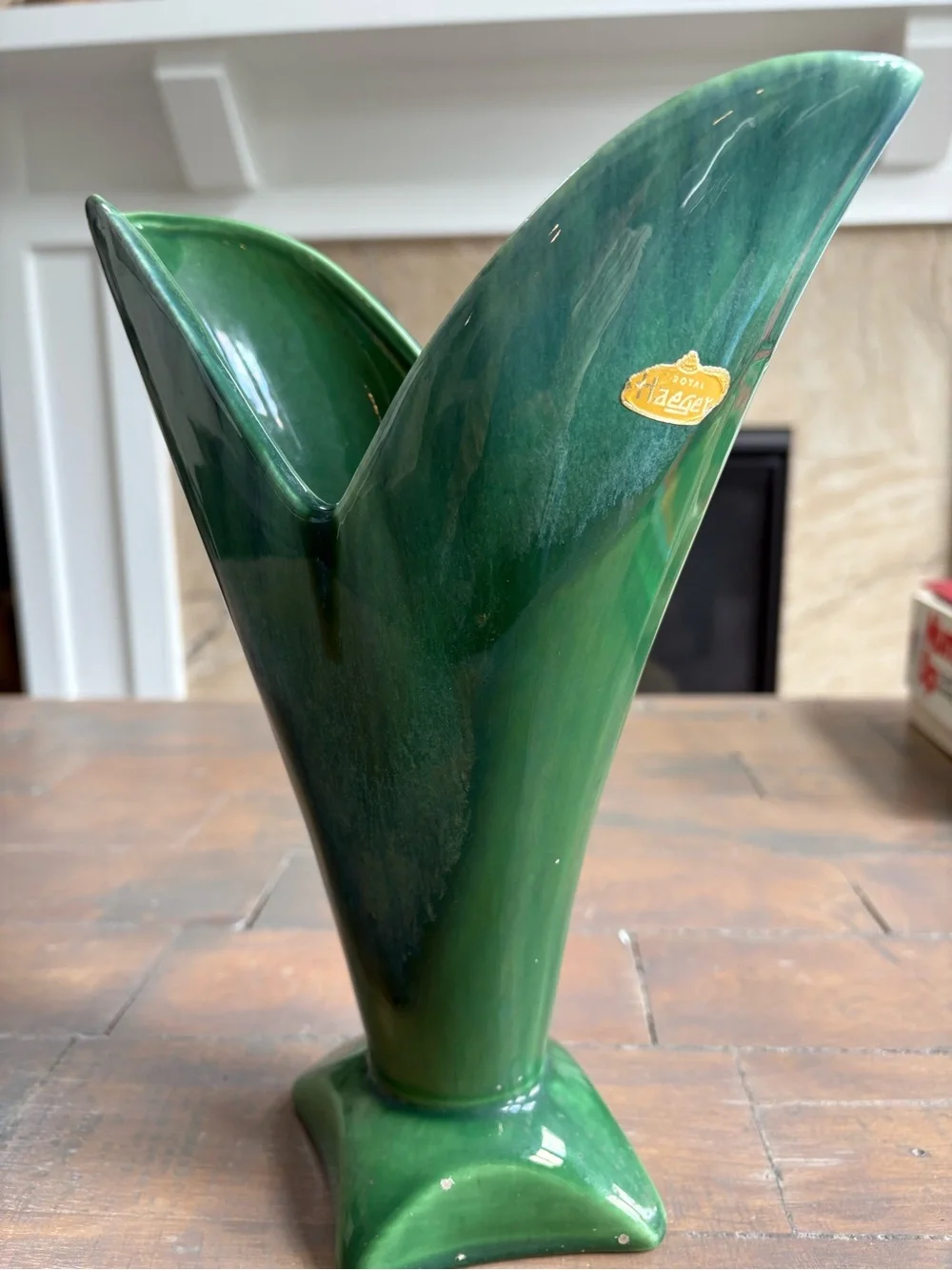 Royal Haeger green ceramic tulip/leaf vase.